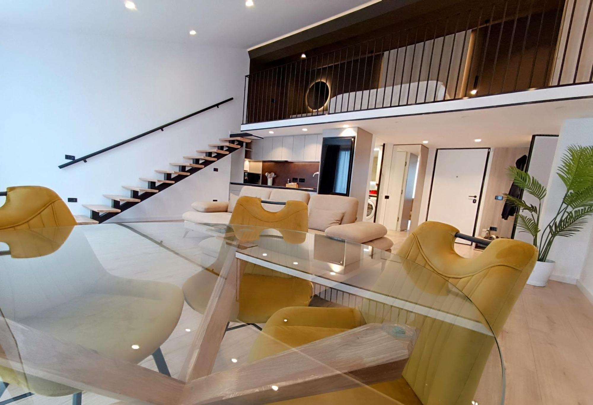 Sunset Retreat Stylish Loft By The Park Apartment *