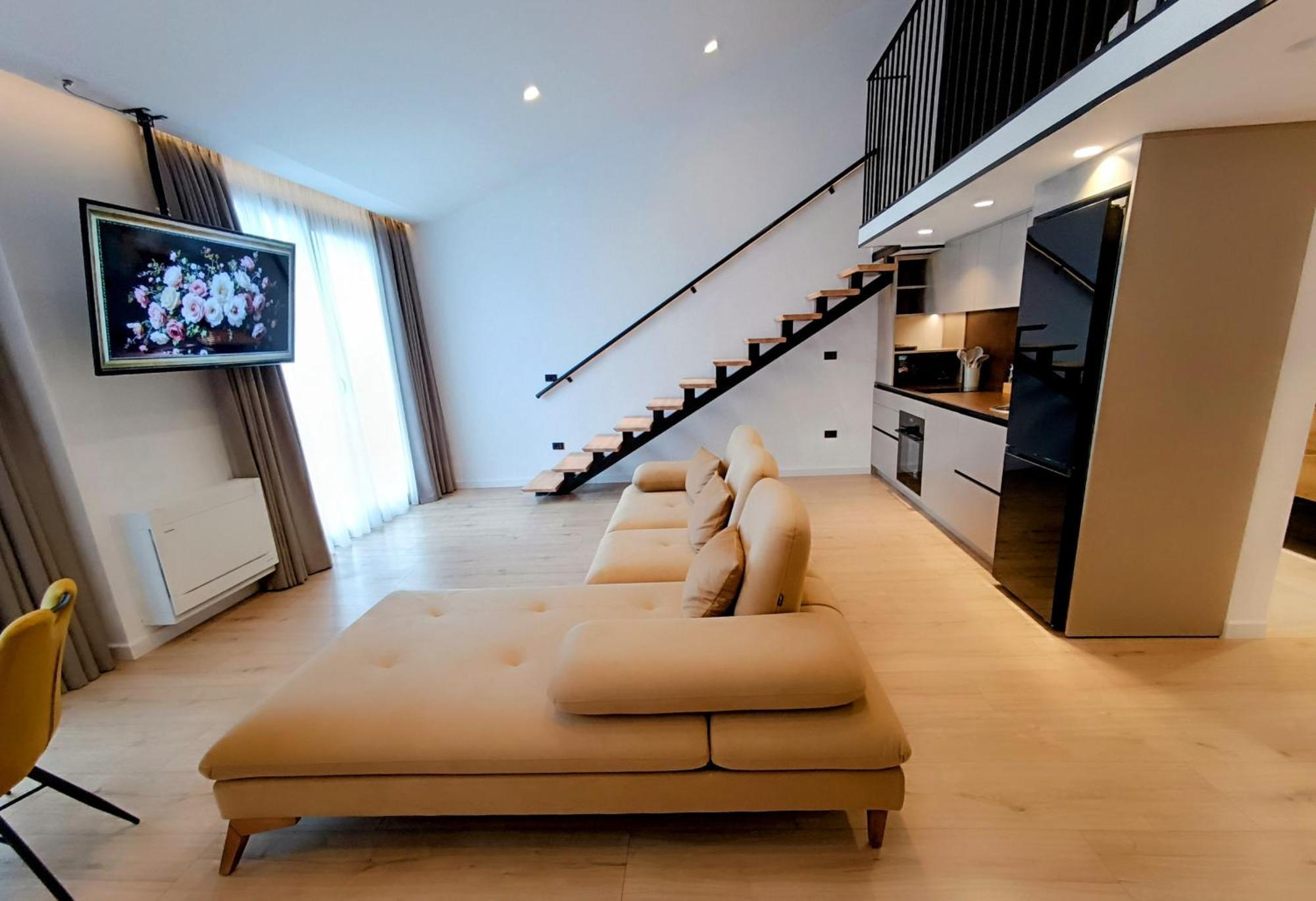 Apartment Sunset Retreat Stylish Loft By The Park *