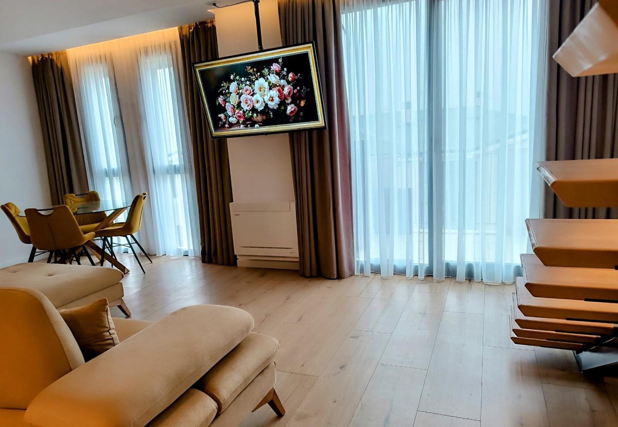 Apartment Sunset Retreat Stylish Loft By The Park Tirana