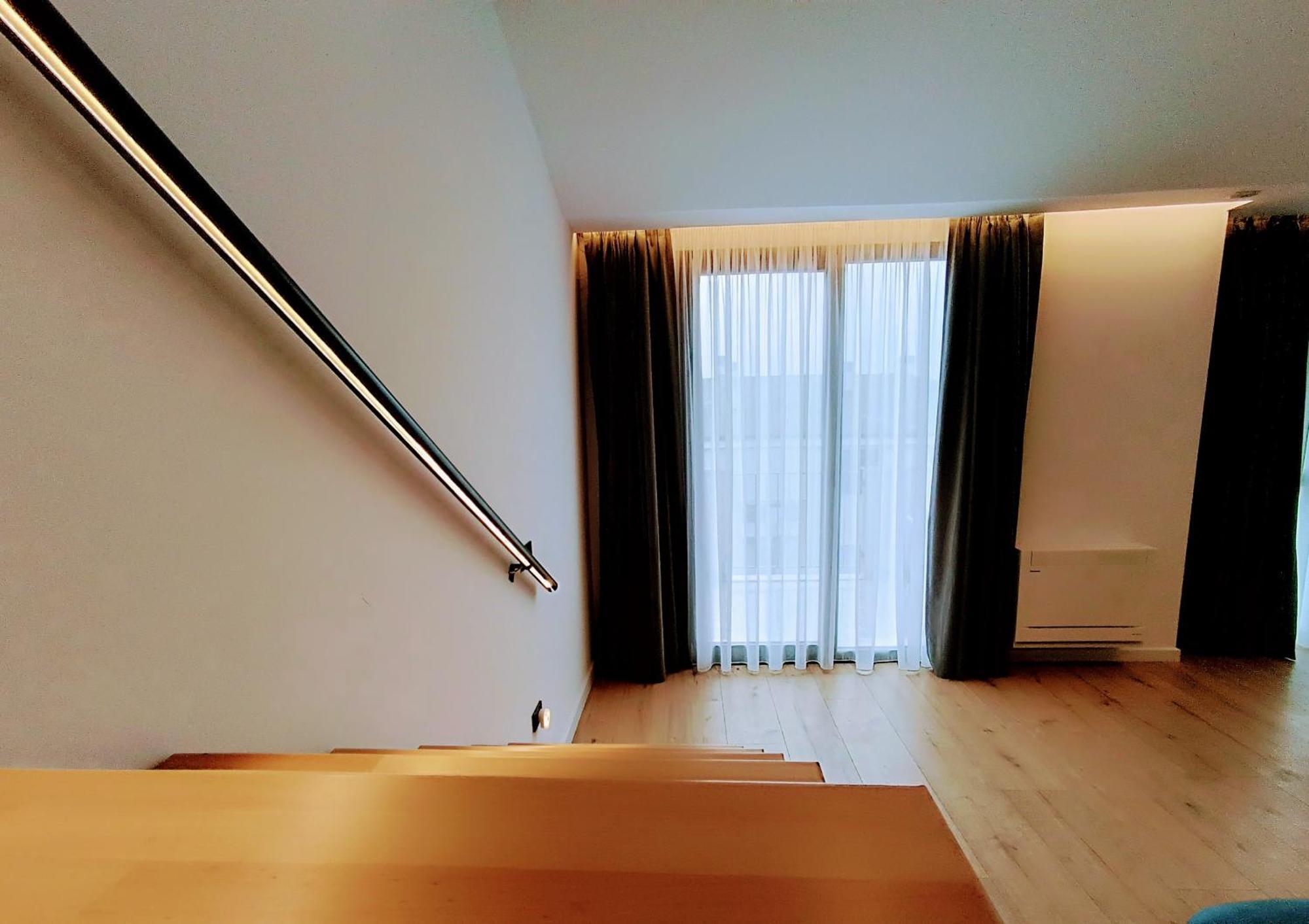 Sunset Retreat Stylish Loft By The Park Apartment