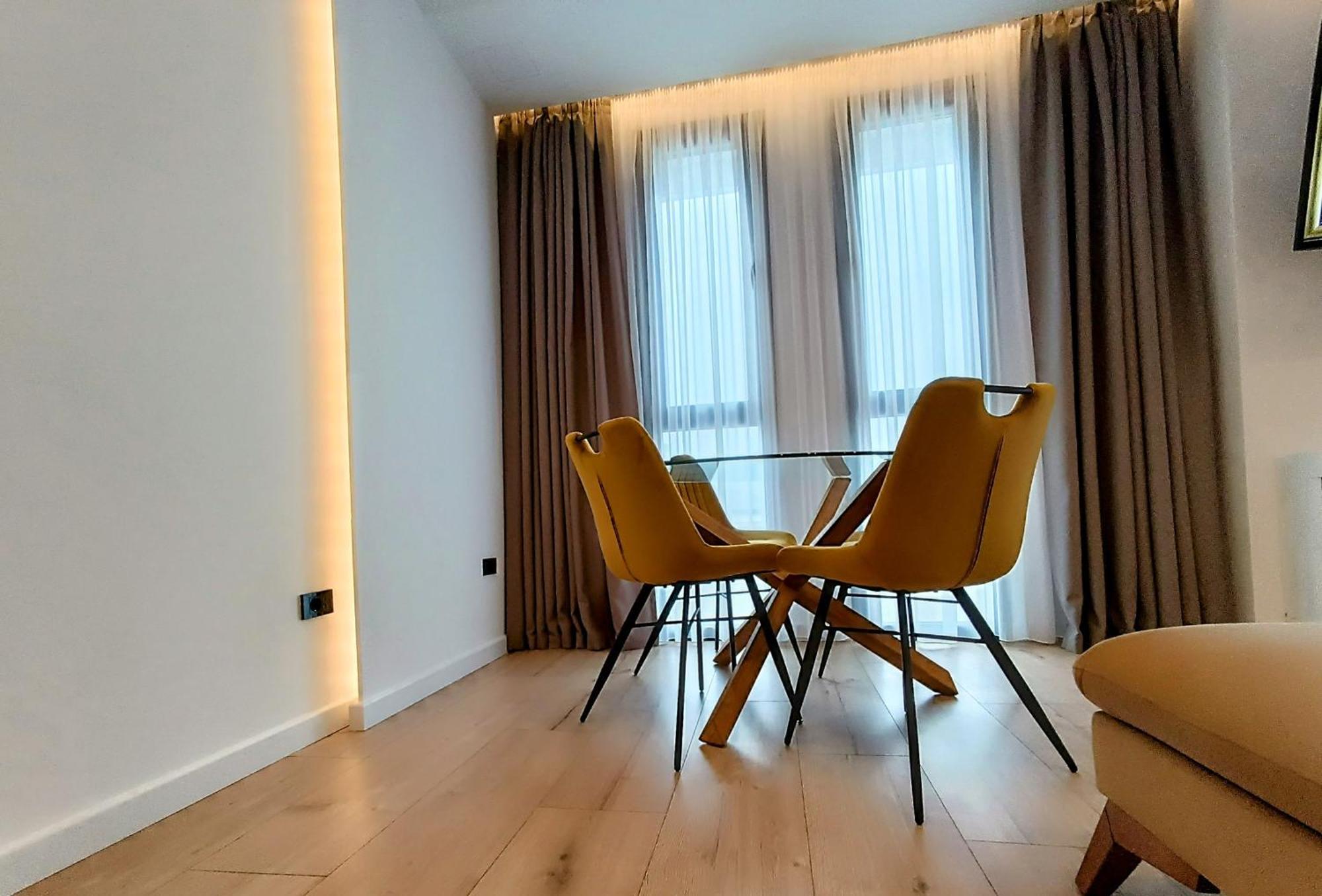 Sunset Retreat Stylish Loft By The Park Apartment *