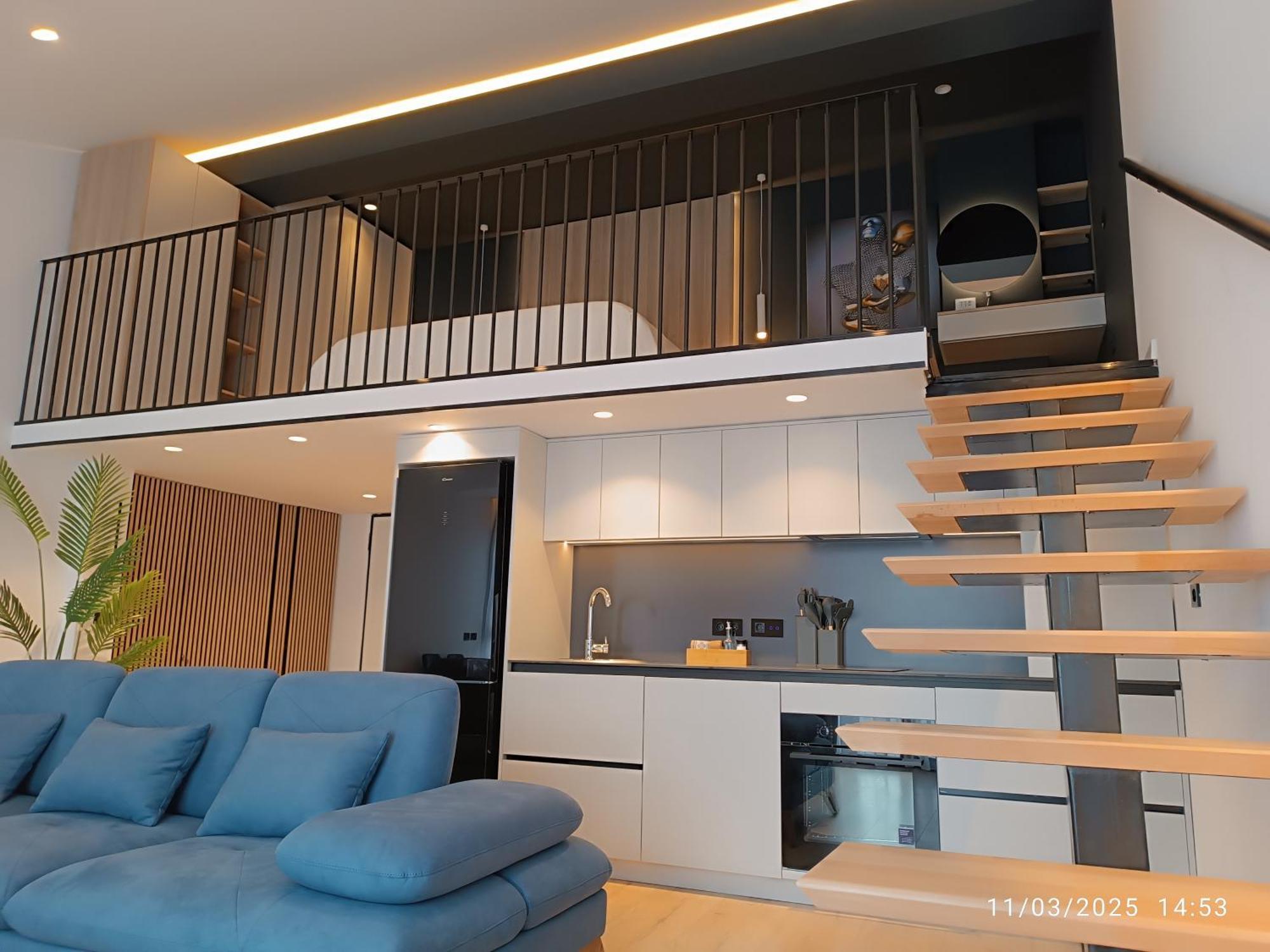 Apartment Sunset Retreat Stylish Loft By The Park Tirana